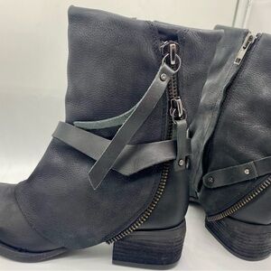 New Naughty Monkey Black Leather Boots with Chunky Heel and Zipper Size 6